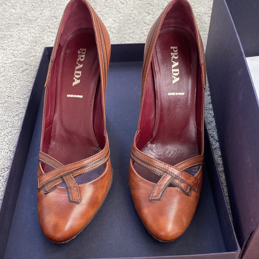 Prada brown leather heels size 36.5